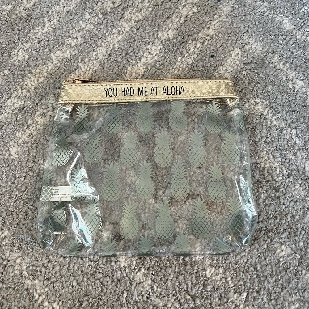 Pineapple pouch